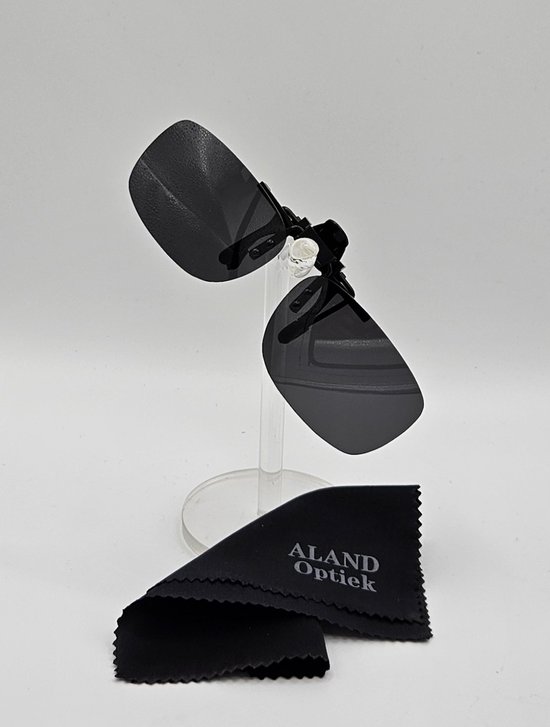 Clip on zonnebril UV400 cat. 3, aluminium voorhanger, brilclip, voorzetbril, gepolariseerde zwarte brilclip / unisex zonnebril / Clip aan / Aland optiek van Aland Optiek
