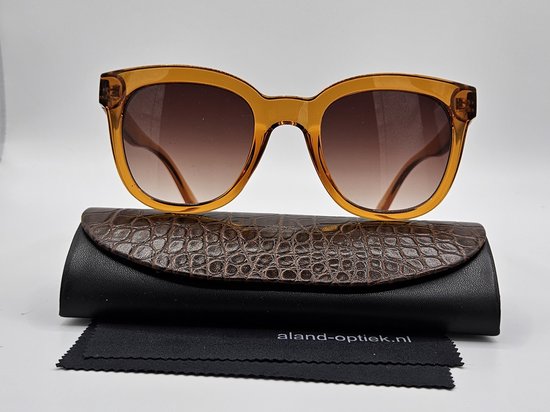 Dames zonnebril met zachte etui en doekje / Zonnebril UV400 / 6840 bril met gember montuur / bruine lenzen / lunettes de soleil / bril cat 3 van gerecycled polyester / Aland optiek / zonnebril damesiek van DAM