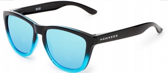 Hawkers Zonnebril - Polarized Fusion · Clear Blue One - 140012 | Festival bril| Retro Zonnebril | Zonnebril Heren | Zonnebril Dames | Eyewear |Gepolariseerde Zonnebril | Heren & Dames bril | zomerbril/ bril/ brillen | Zonnebrillen| Wayfarer | Unisex van Merkloos