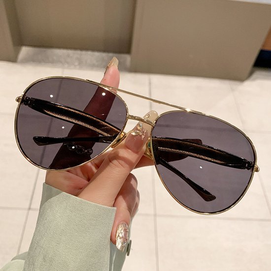 Hoogwaardige gepolariseerde zonnebrillen met oversized montuur voor dames en heren, UV400-bescherming, gemaakt van metaal, ideaal voor autorijden, vissen, feesten en reizen. van Merkloos