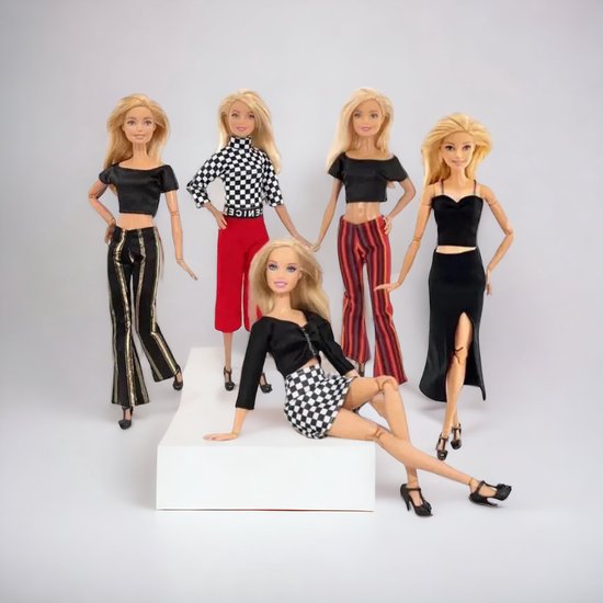 Isa's Friends® Poppenkleertjes - 5 Outfits voor poppen - Geschikt voor o.a Barbie - Setje 'Megan' van Isa's friends