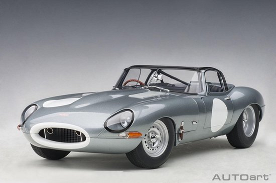 Jaguar Lightweight E-Type - 2015, Silver - AutoArt 1/18 van Jaguar