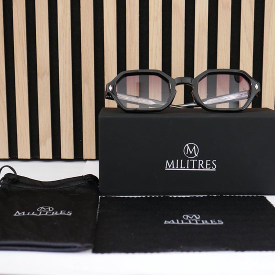 Militres Zonnebril Heren – UV400 Bescherming – Trendy Octagon Design – zwart-Lichtdonker – Retro Fashion Zonnebril voor Dames & Heren – Lichtgewicht & Comfortabel van Merkloos