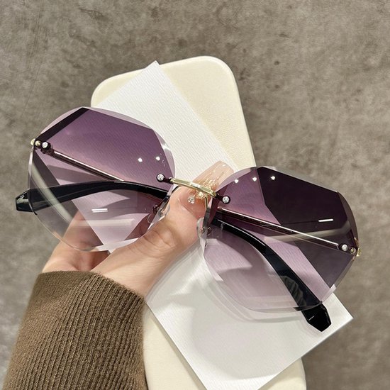 Oversized, frameloze zonnebril Geschikt voor dames met diamantgeslepen glazen, klassieke stijl (goudgrijs). van Merkloos