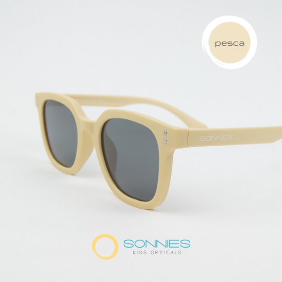 Sonnies - Kinderzonnebril Bologna Pesca - Leeftijd 7-12 jaar - gepolariseerde glazen voorzien van UV400 bescherming - lichtgewicht frame - buigzaam en flexibel - jongens en meisjes - kinder zonnebril - kleur perzik van Sonnies