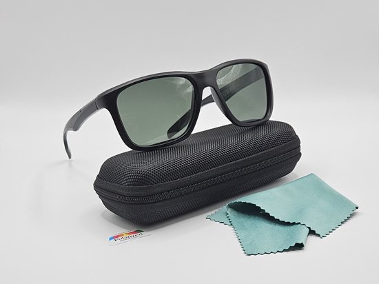 Stijlvolle gepolariseerde unisex zonnebril met UV-bescherming kat 3 inclusief brillenkoker en doekje / kost eyewear PZ2527 G / Aland optiek van Kost Eyewear