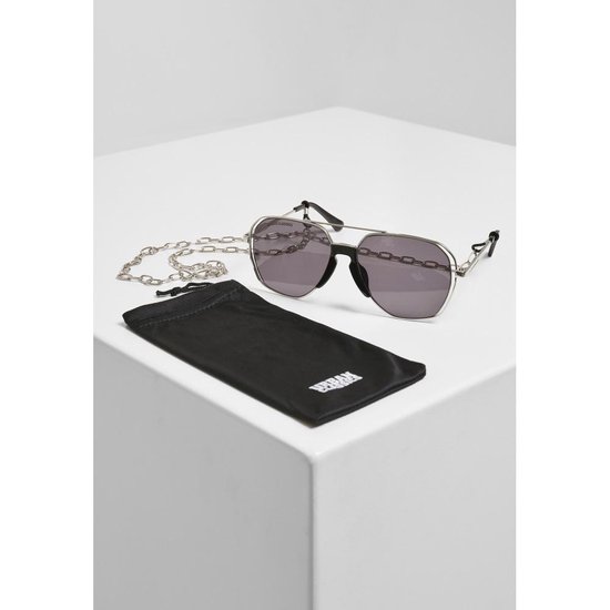 Urban Classics - Karphatos with Chain Zonnebril - Zilverkleurig