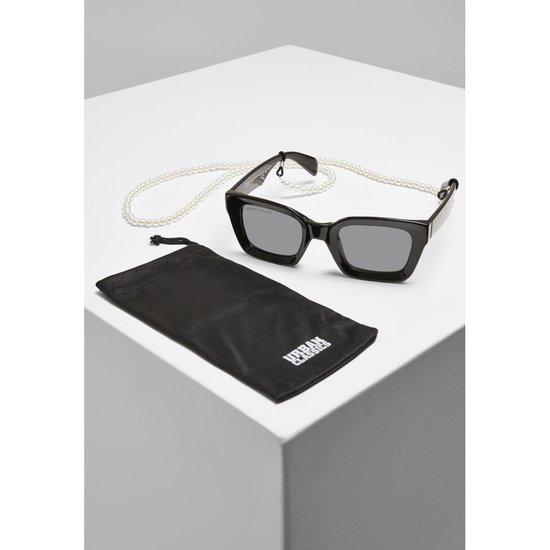 Urban Classics - Poros With Chain Zonnebril - Zwart