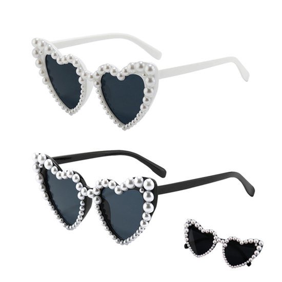 Zonnebril Hartvormig - 2 Stuks - Zwart/Wit - Modieus - Parelverfraaid - Afmetingen 15,3 x 6 cm - Fashion Sunglasses