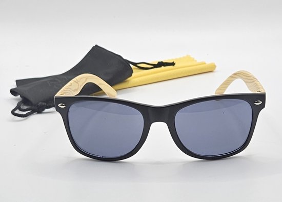 Zonnebril voor kinderen, zwarte montuur met zwarte lenzen, maximale UV-bescherming 400 cat.3, perfect cadeau voor jongens van 3-7 jaar oud, K-970 Aland optiek / zonnebril kind van Aland Optiek