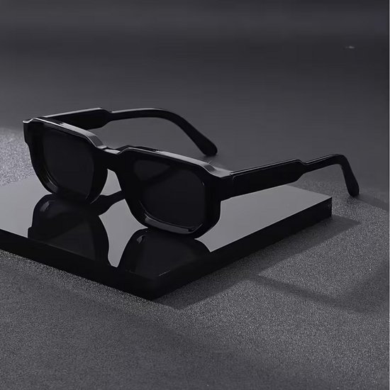 Zwart Zonnebril – Strak & Trendy Design – Comfortabel – Breed Frame van Loeffs